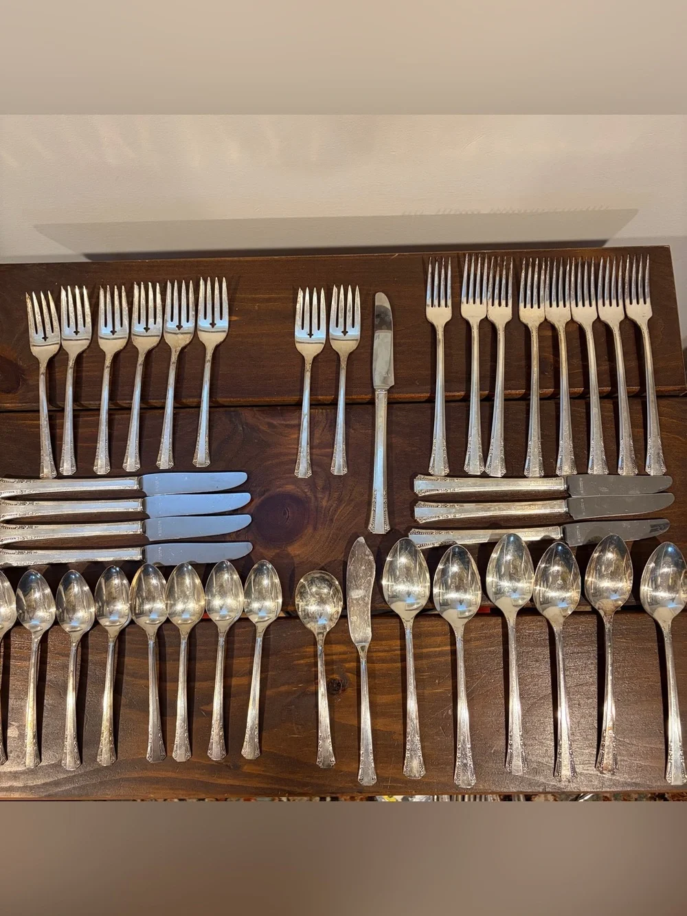 Vintage 1881 Rogers Oneida Ltd DEL MAR Silverplate Flatware Silverware 40 Pieces